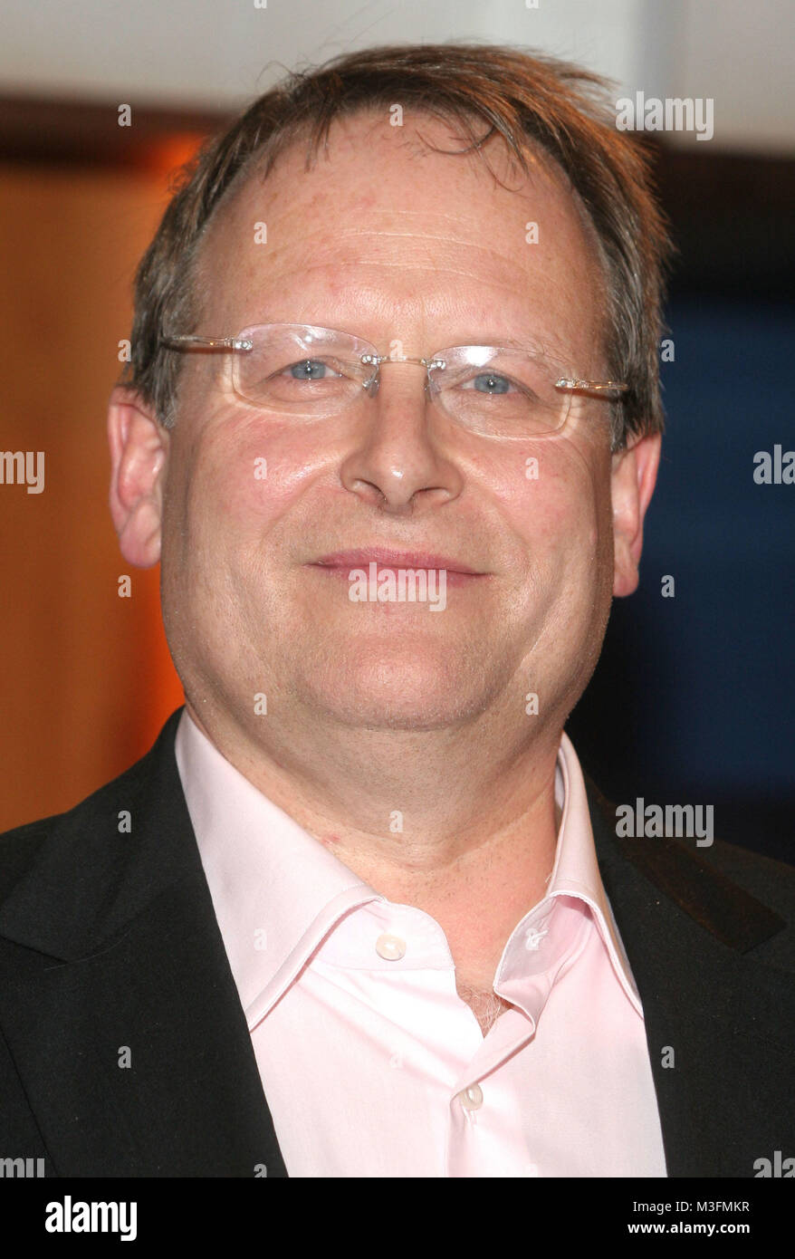 Kerner 07 12 2005 Le Professeur Dr Dietrich Gronemeye Der 53 Jahrige Bruder Von Herbert Gronemeyer Gilt Als Vater Der Mikrotherapie Radiologe Ruckenspezialist Und Ist Und Photo Stock Alamy