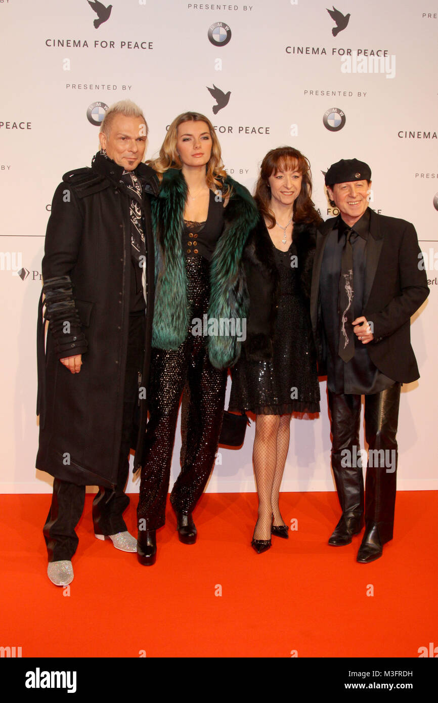 Cinéma pour la Paix 2009, Berlin, 09.02.2009, Klaus Meine, RUDOLF SCHENKER (Scorpions) mit Ehefrauen Banque D'Images