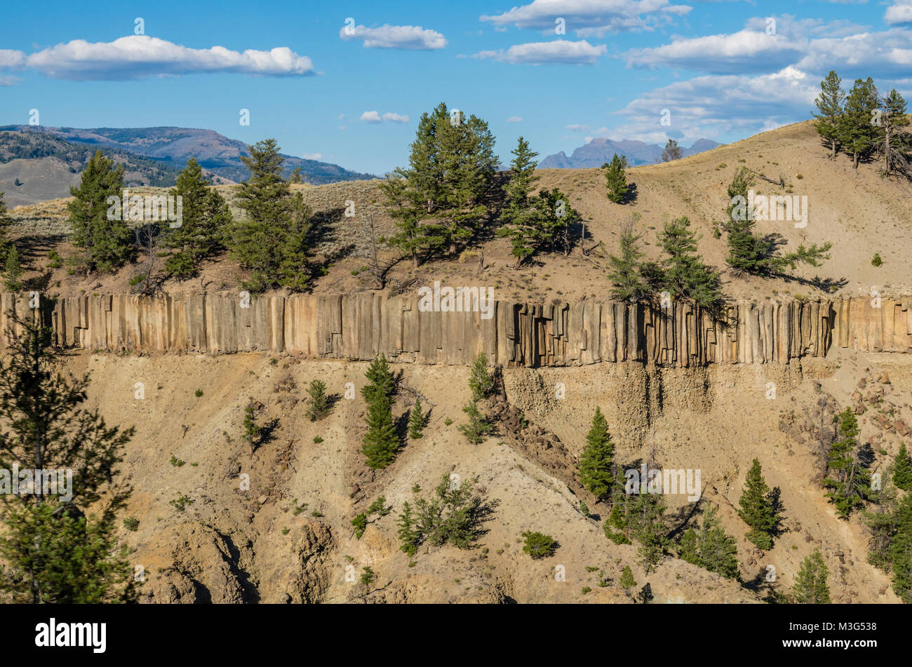 Formation rocheuse le long d'une crête dans le Parc National de Yellowstone Banque D'Images