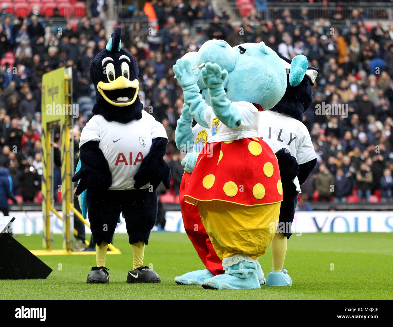 Tottenham hotspur mascot Banque de photographies et d’images à haute