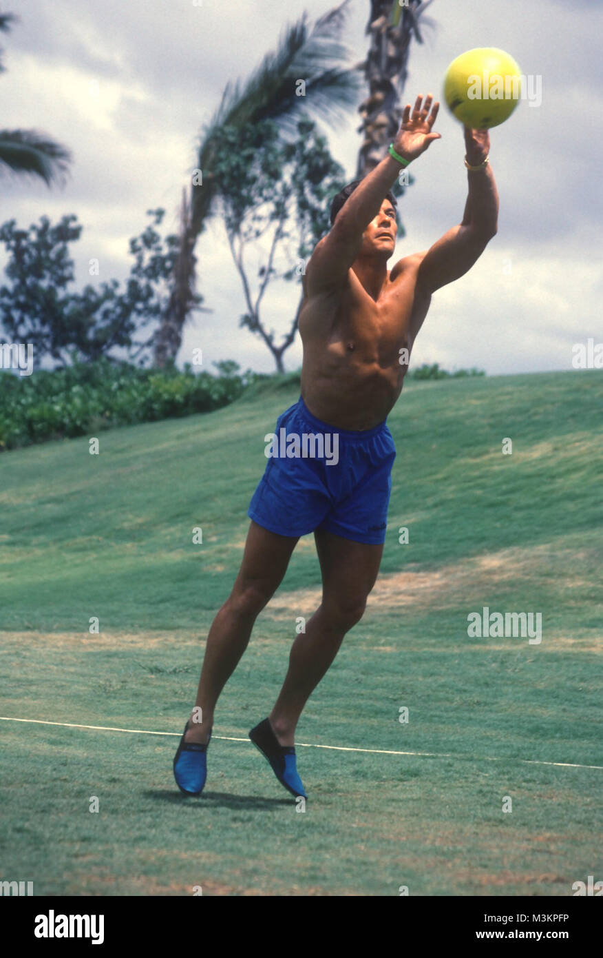 L'acteur Jean-Claude Van Damme assiste à 'Mauani Lani Celebrity Invitational Sport' le 20 mai 1991 au Ritz Carlton Hotel à Mauani Lani, Île d'Hawaï, Hawaï. Photo de Barry King/Alamy Stock Photo Banque D'Images