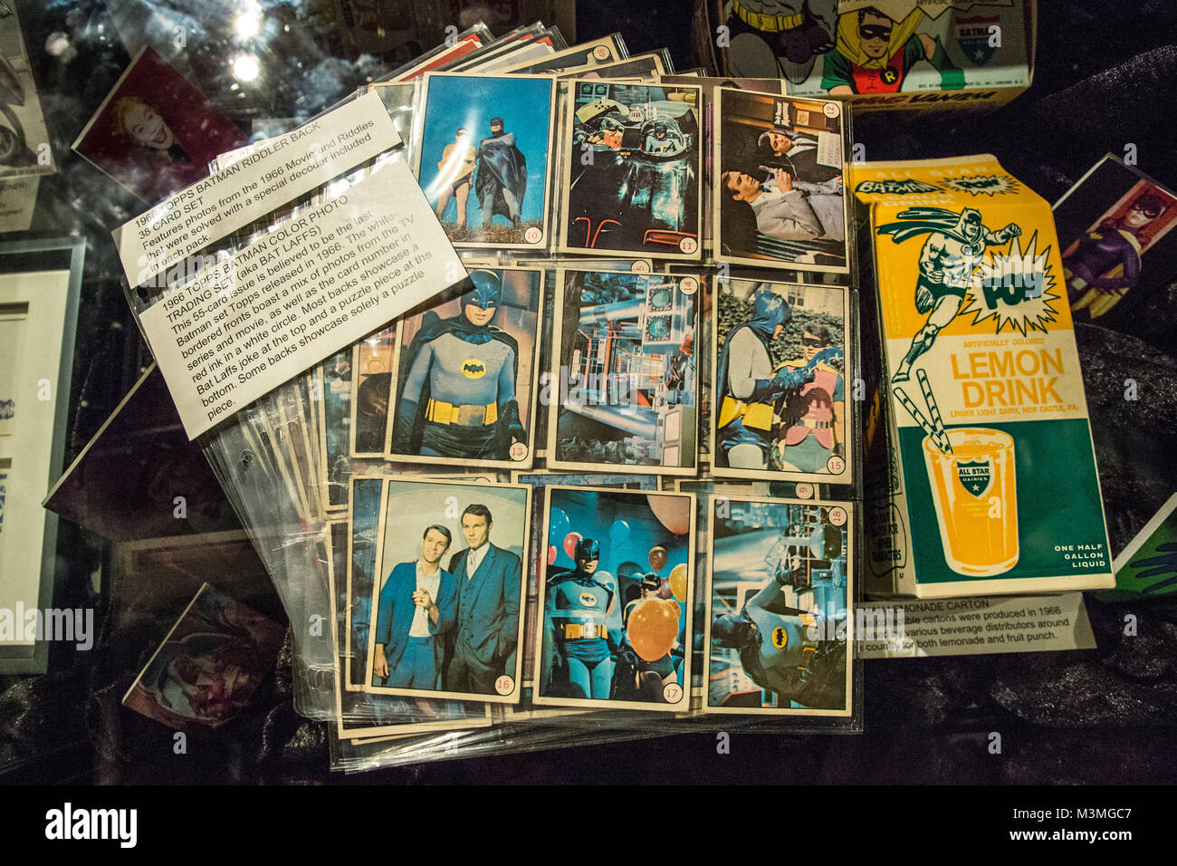 Le Batman '66 pièce ouverte au Musée d'Hollywood à Los Angeles, et a présenté plusieurs expositions de costumes originaux, de souvenirs, d'accessoires, et une voiture qui a été utilisé dans le tournage. Doté d''atmosphère : où : Los Angeles, California, United States Quand : 11 Jan 2018 Credit : Sheri/WENN.com Determan Banque D'Images