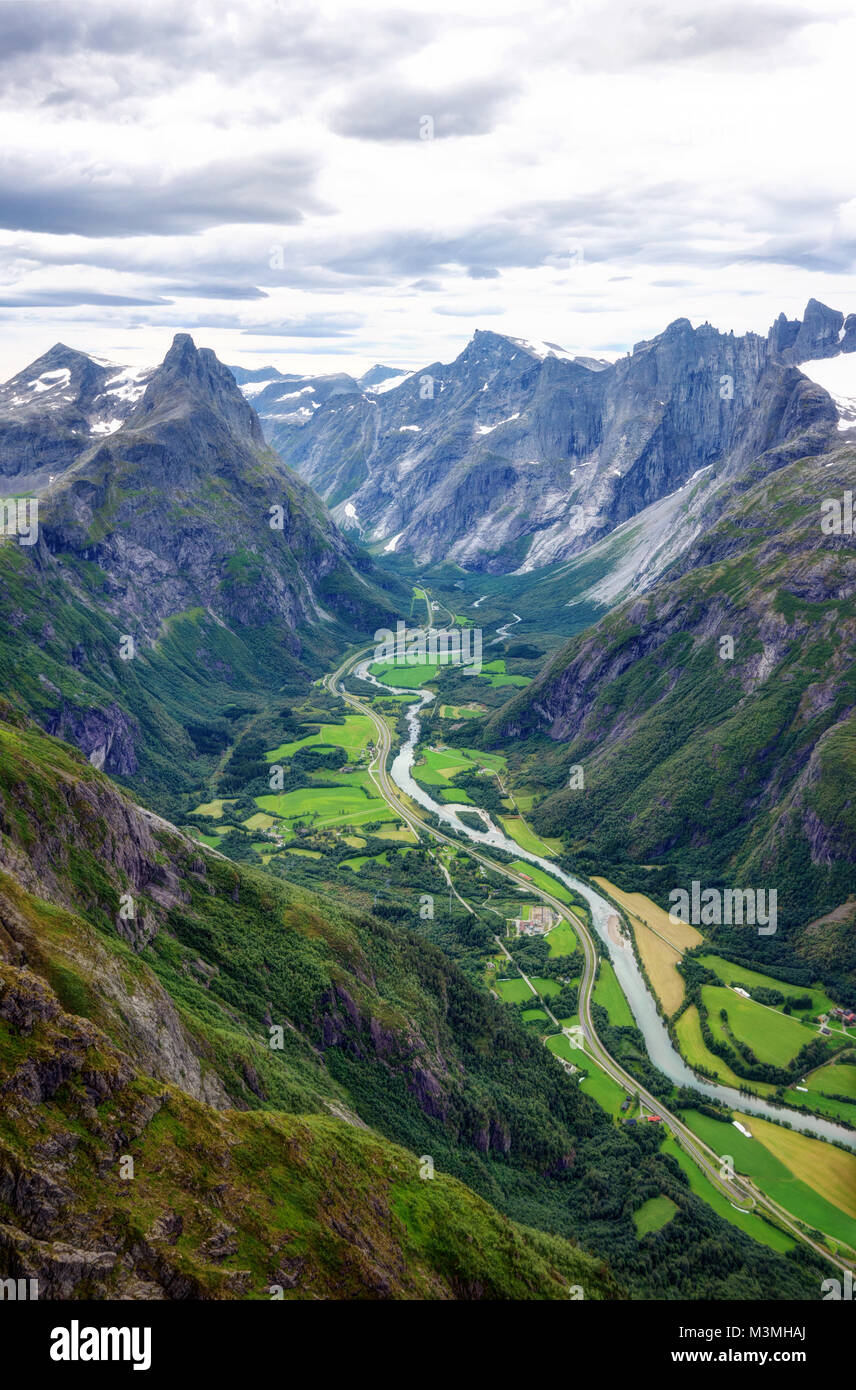 Romsdalseggen Ridge Norvège prises en 2017 Banque D'Images