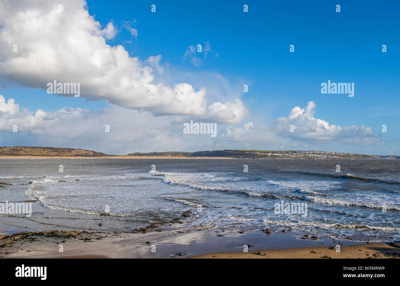 La plage de Newton à Porthcawl est vers Methyr Mawr dunes de sable, la côte du Pays de Galles du sud Banque D'Images