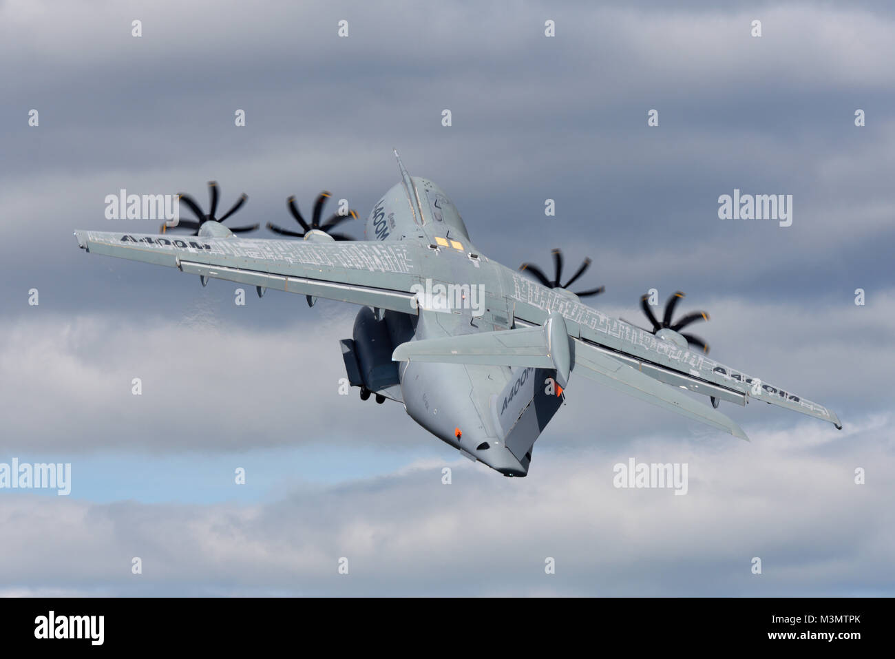 Airbus A400M Atlas monte raide après le décollage. Tester la cellule Banque D'Images