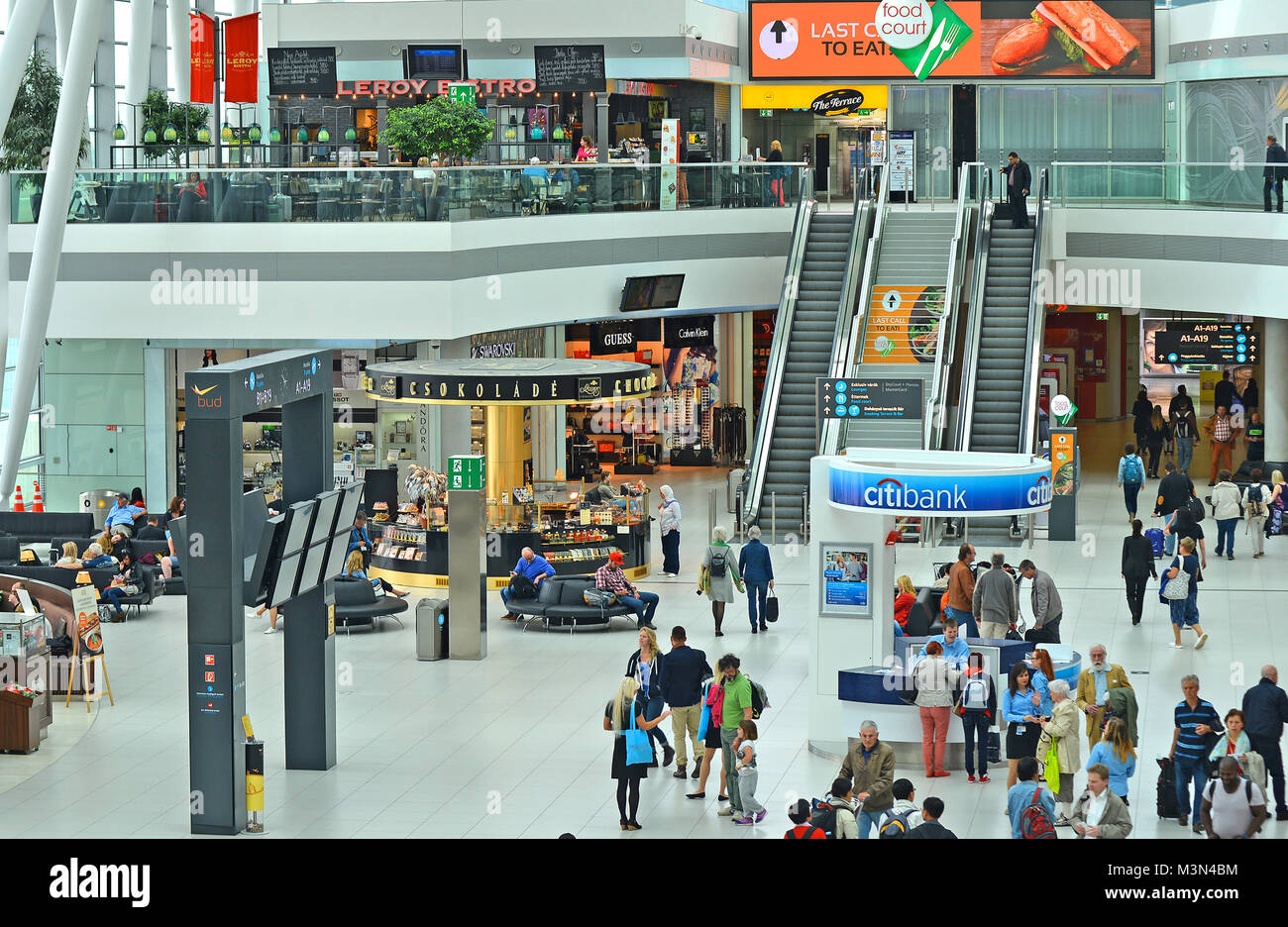 Intérieur de l'aéroport international Ferenc Listz, Budapest, Hongrie Banque D'Images