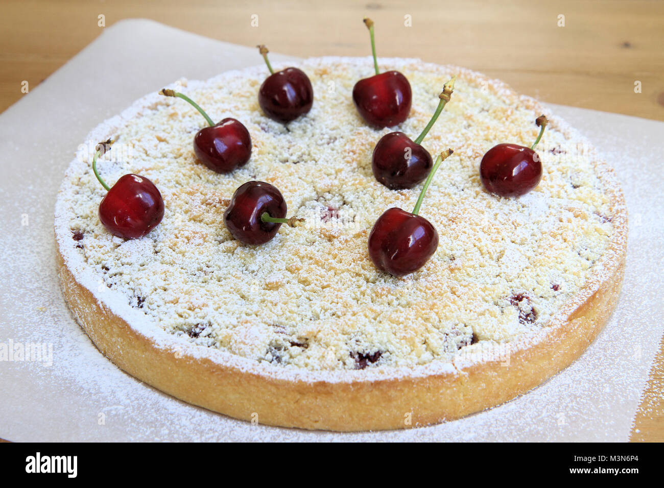 Tarte Aux Cerises Streusel Photo Stock Alamy