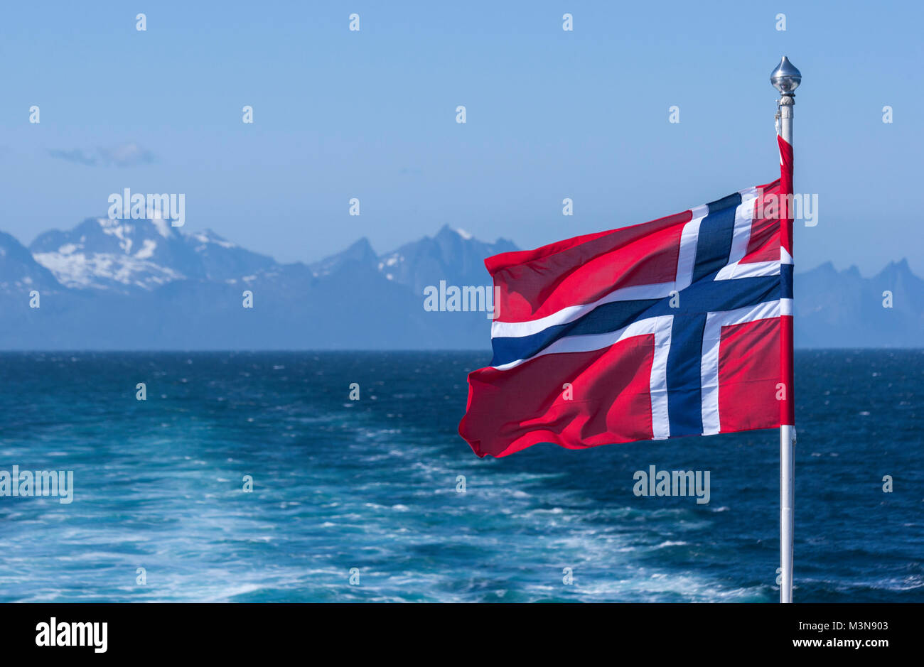 Drapeau Norvège 45x30cm - Pavillon Norvégien Haute Qualité AZ FLAG