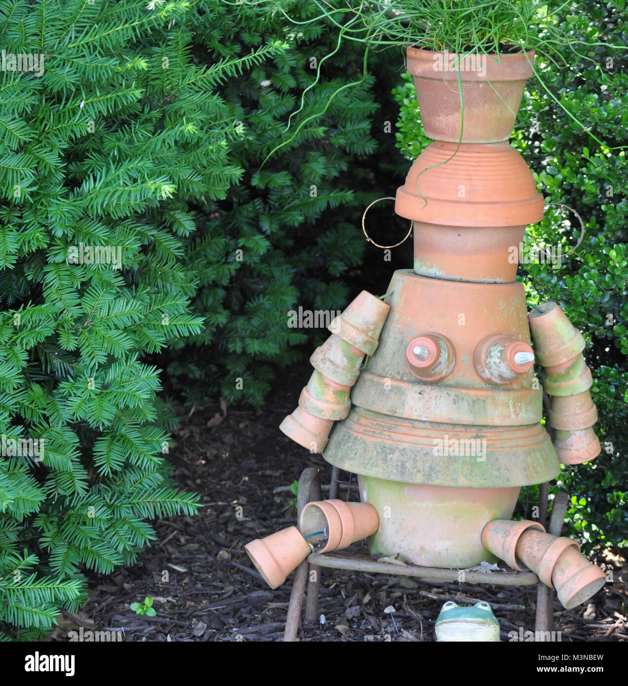 Statue de jardin Pots de fleurs en forme d'une femme Banque D'Images