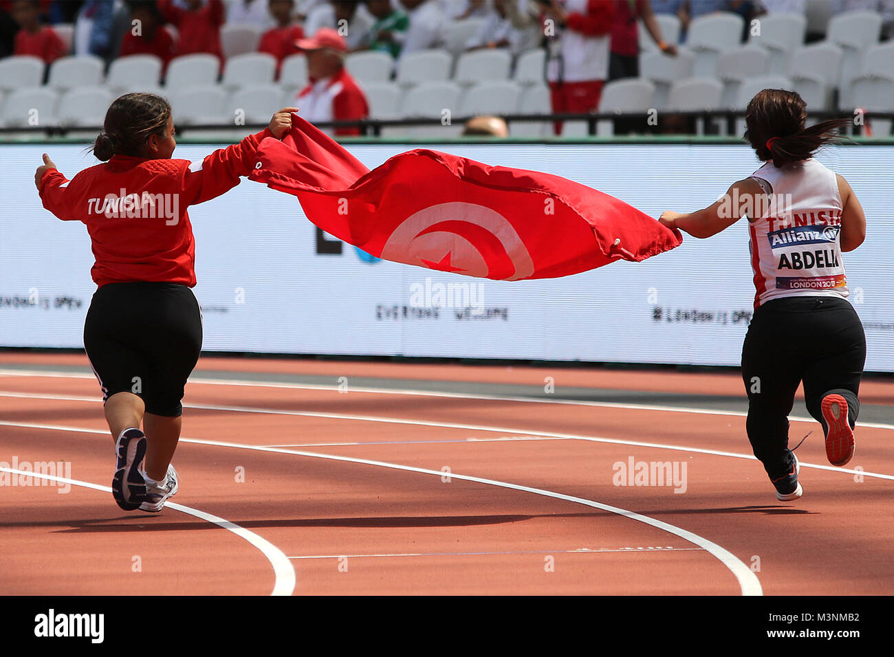 Raja ABDELLI Rima & JEBALI Tunisie gagne de l'or en lancer du poids F40 à la finale des Championnats du monde à Londres 2017 Para Banque D'Images