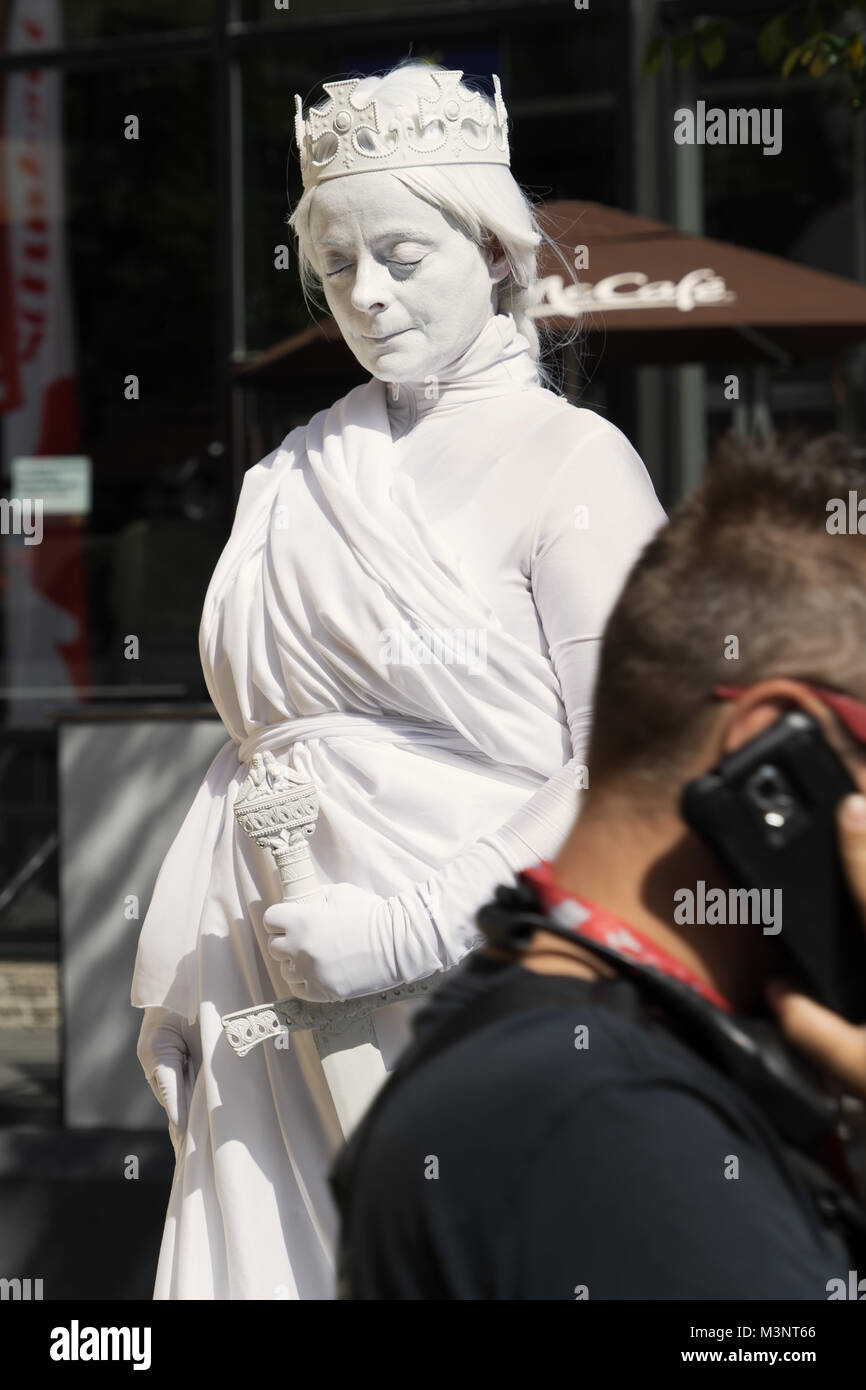 Statue vivante, la reine blanche, à Montréal, province de Québec, Canada. Banque D'Images