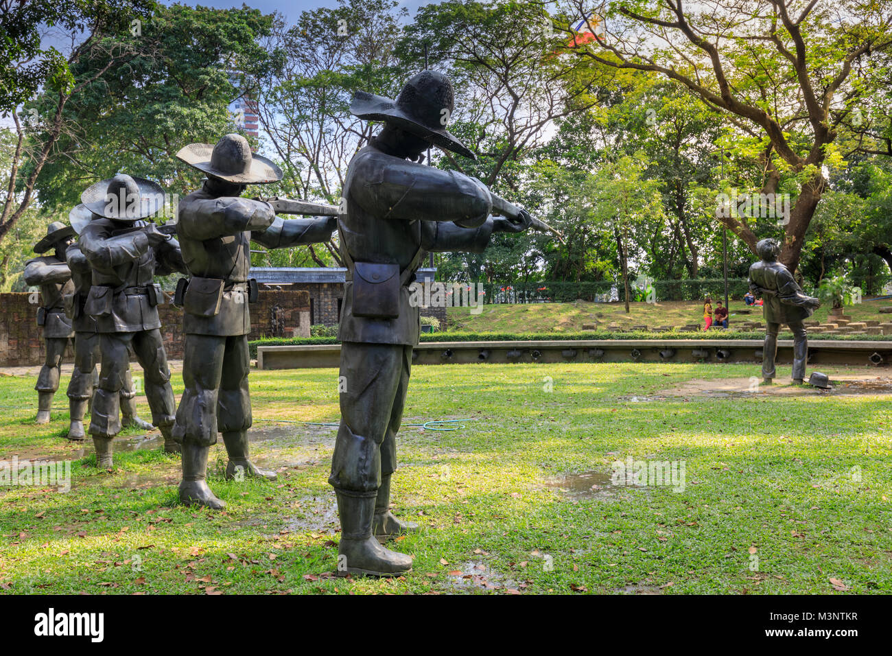 Manille, Philippines - Dec 4, 2018 : le martyre de Dr Jose Rizal grandes statues en métal du Parc Rizal, Manille Banque D'Images