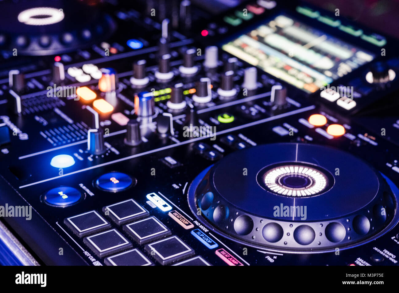 Pioneer RDJ-RX platine DJ lors d'un concert. Février 2018 Photo Stock -  Alamy