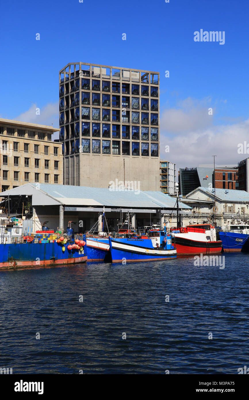 Extérieur de la nouvelle Zeitz MOCAA, du port de plaisance, à Cape Town, Afrique du Sud Banque D'Images