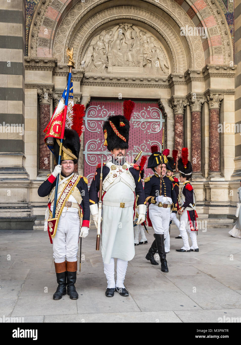 Marseille, France - le 4 décembre 2016 : Costume ancien de l'Armée à la reconstruction de l'événement historique en face de la cathédrale de la Major à Marseill Banque D'Images