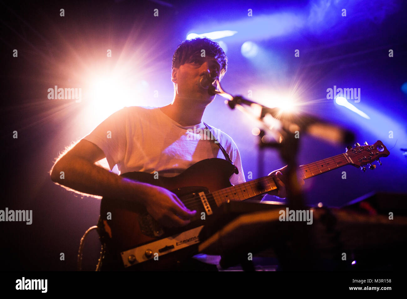 Le chanteur britannique, auteur-compositeur et musicien Dan Reeves est mieux connu sous le nom de murs et doux ici effectue un concert live au festival de musique pop danois Revo 2015 à Aarhus. Le Danemark, 16/05 2015. Banque D'Images