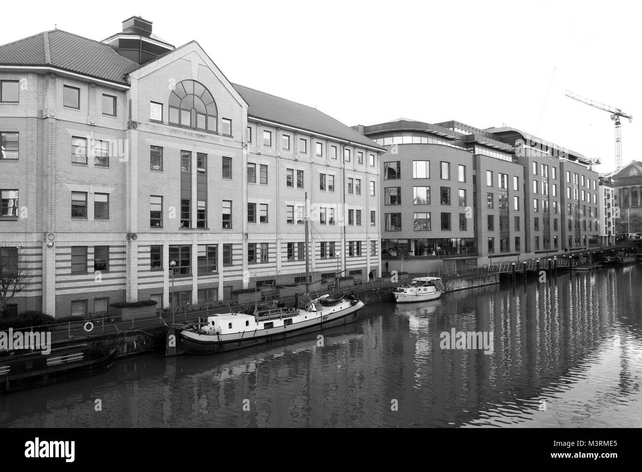 Février 2018 - immeubles de bureaux modernes sur le front de fleuve, dans le centre de Bristol. Banque D'Images