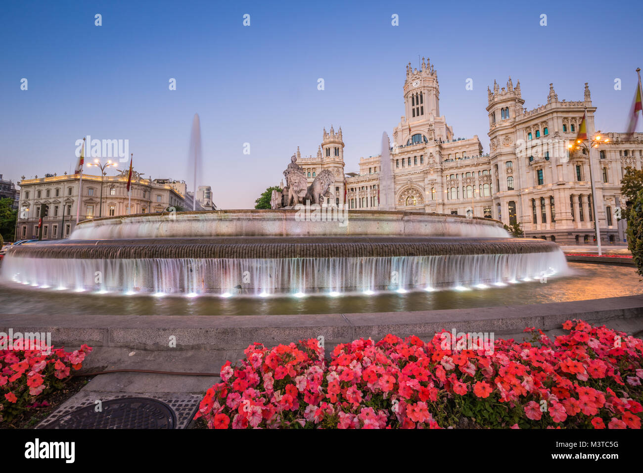 Plaza de la Cibeles (Cybele's Square) - Bureau de poste Central (Palacio de Comunicaciones), Madrid, Espagne. Banque D'Images