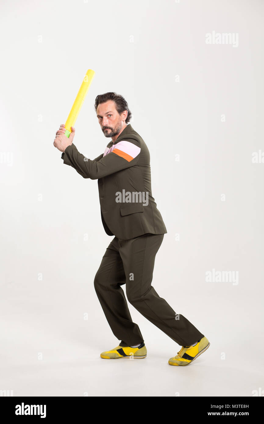 Homme heureux en costume drôle Banque D'Images