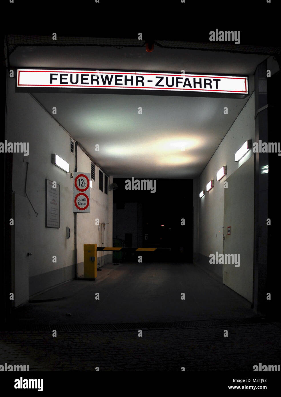 BERLIN 2 Avril : l'accès à l'incendie dans un bâtiment, Kurfürstendamm Berlin,Allemagne,sur avril 2,2011. Banque D'Images