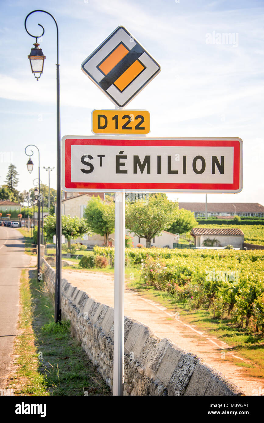 Panneau routier st emilion saint emilion Banque de photographies et d