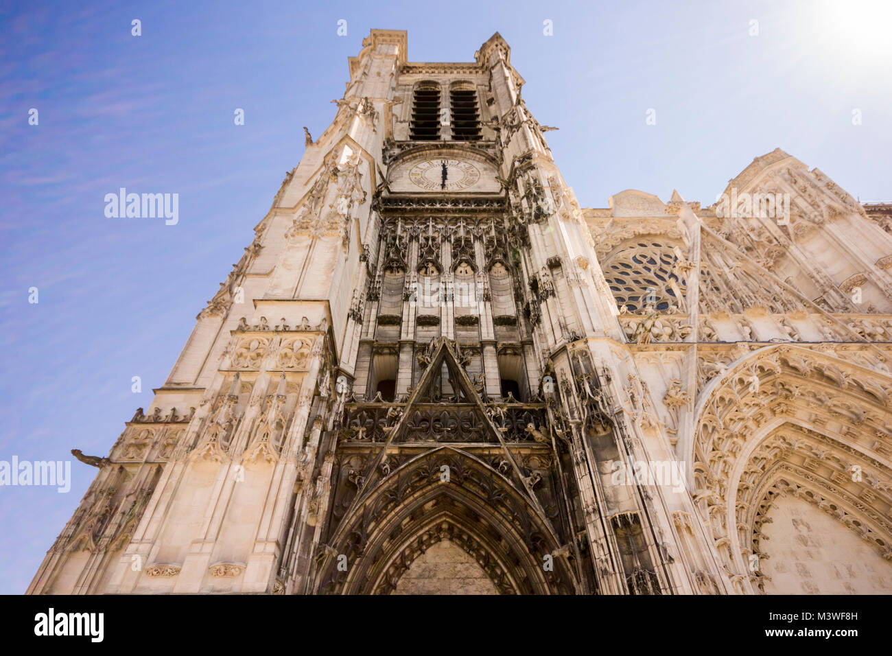 La Cathédrale Saint Pierre et Saint Paul, une église catholique et monument national situé dans la ville de Troyes, en Champagne, France Banque D'Images