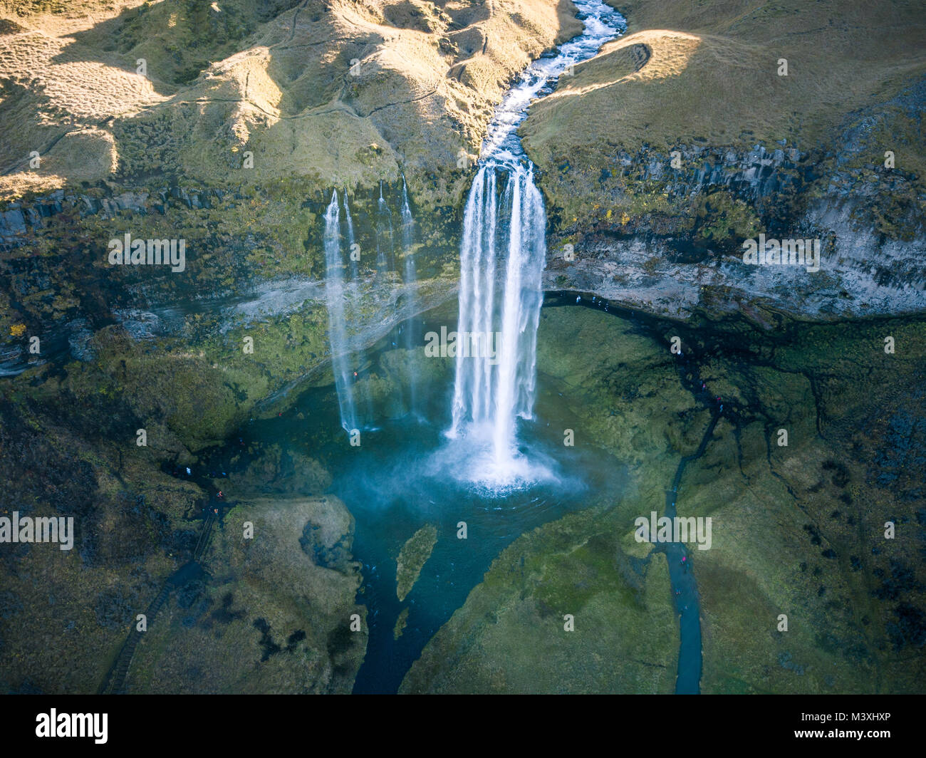 Voyager en Islande cascade de seljalandsfoss de seljalands drone Photos Vue aérienne de la rivière Banque D'Images