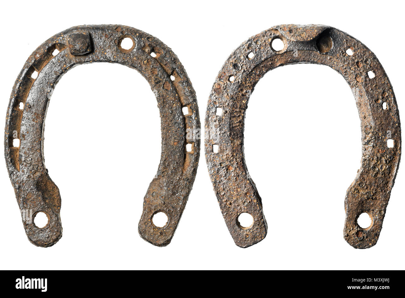 Old rusty horseshoe isolé sur fond blanc Banque D'Images