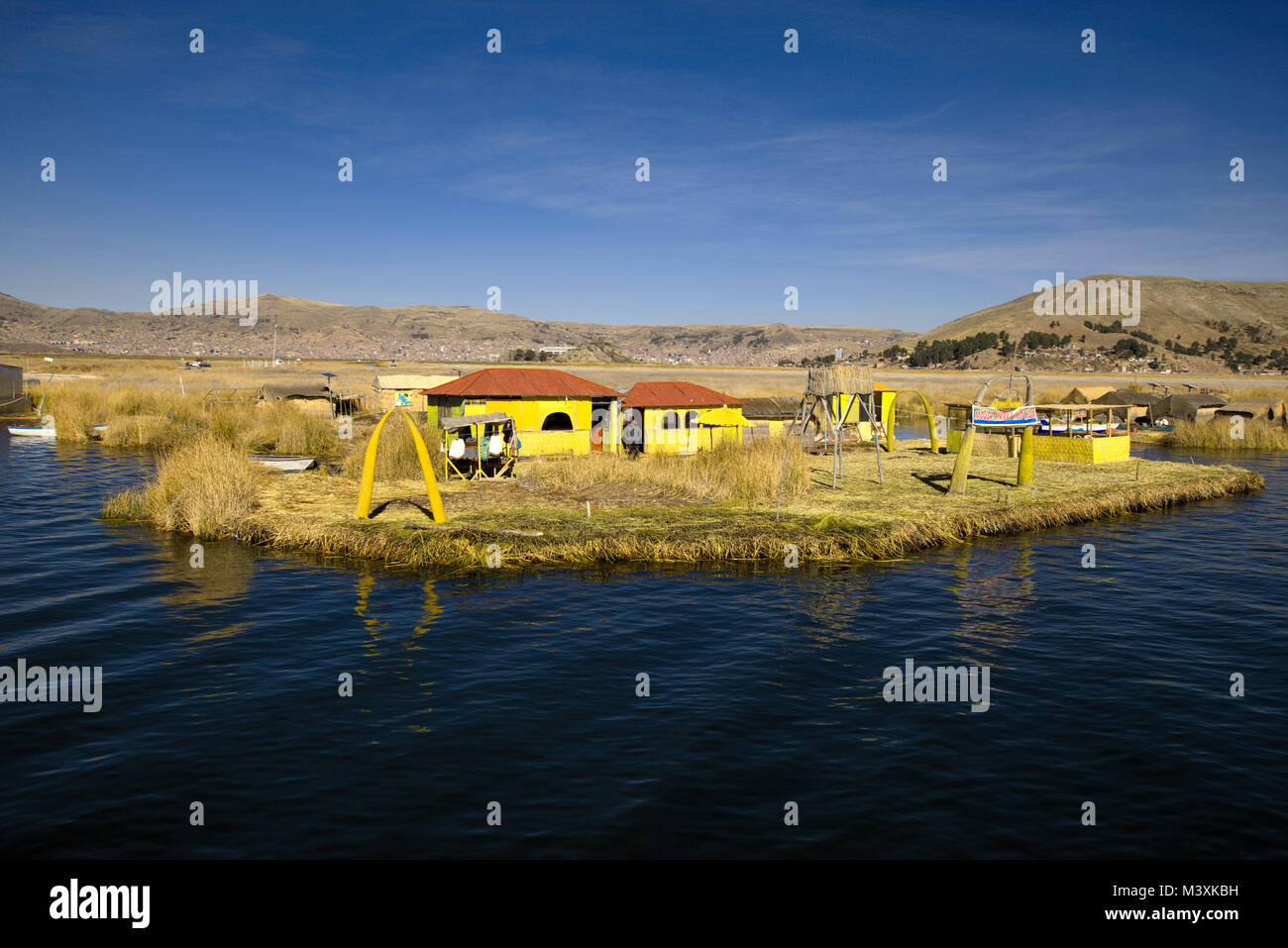 Île flottante au lac Titicaca au Pérou Banque D'Images