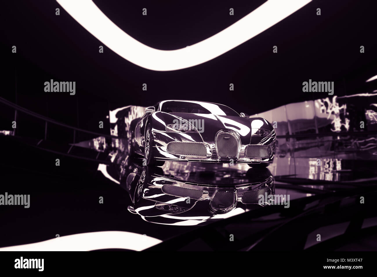 Edition chrome miroir Bugatti Veyron 16.4 sur l'affichage à l'Autostadt,  Clubhouse Premium Photo Stock - Alamy