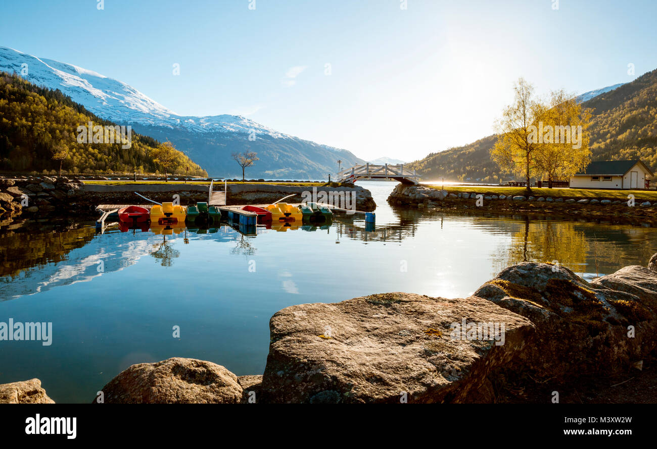 Beau panorama du paysage norvégien au printemps Banque D'Images