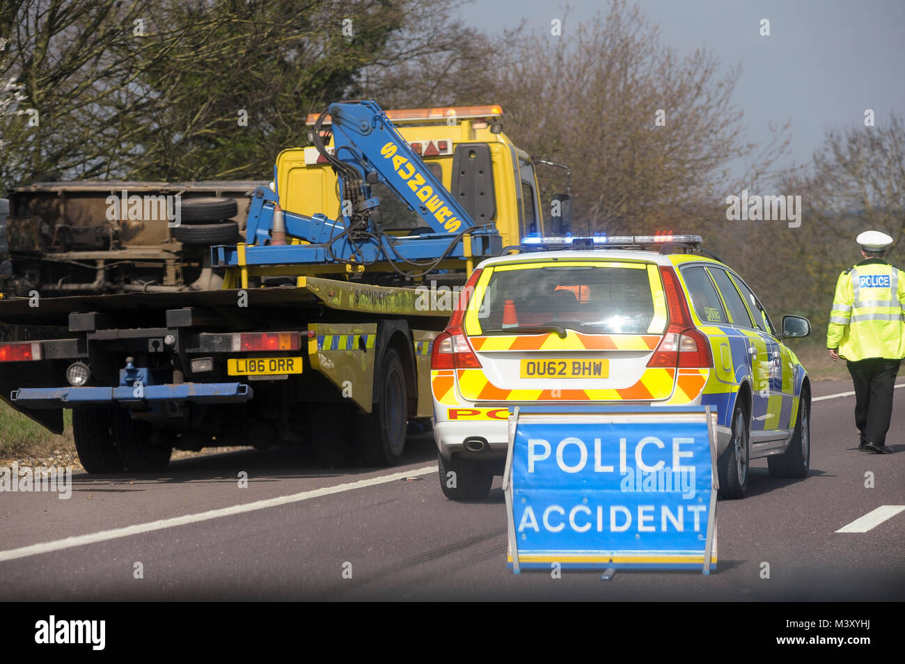 Accident de la route sur l'autoroute M25 encercle presque tous de Grand Londres, Angleterre, Royaume-Uni. 6 avril 2015 © Wojciech Strozyk / Alamy Stock Photo Banque D'Images