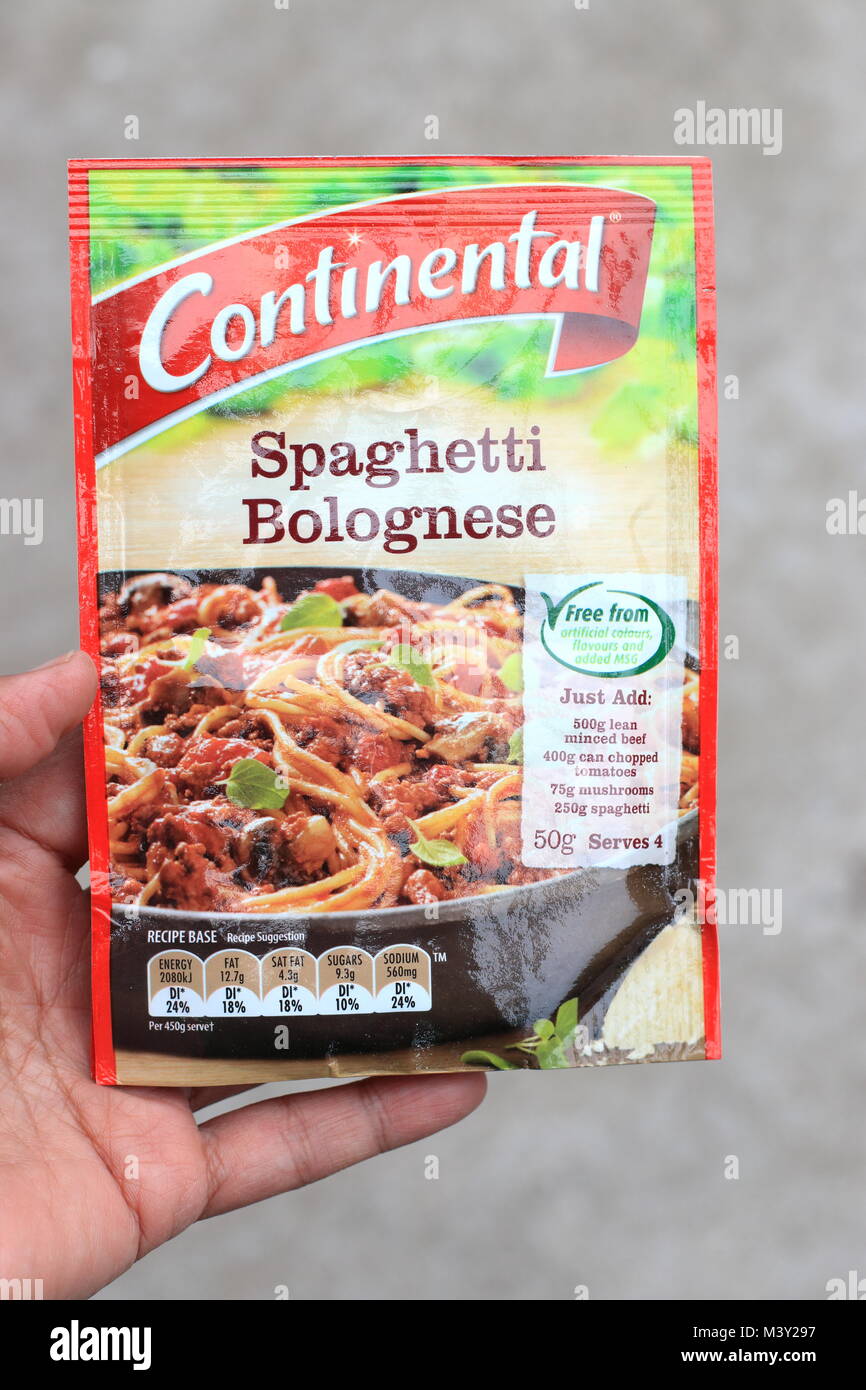 Spaghettis à la bolognaise Recette Base Continental Photo Stock - Alamy