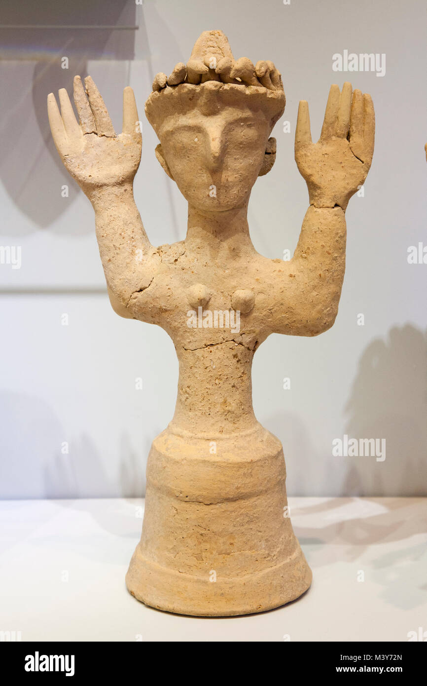 Figurine de Déesse avec les bras surélevés du sanctuaire de Kannia (Gortys), 1350-1250 av. J.-C., Musée archéologique d'Héraklion, Iraklio, Crète, Grèce Banque D'Images