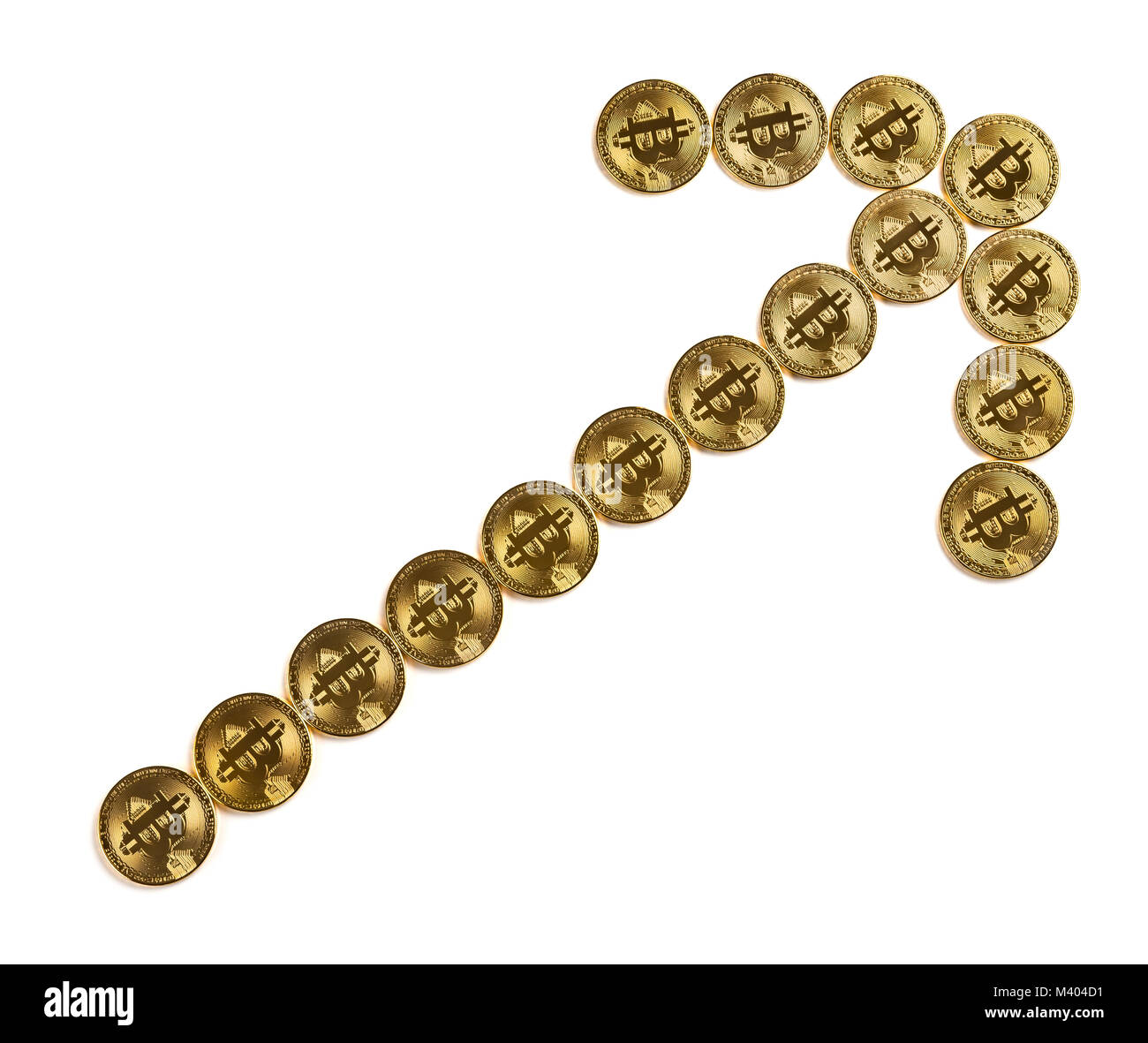 Les bitcoins en forme de flèche montée avec clipping path concept d'augmentation de prix de devise crypto Banque D'Images