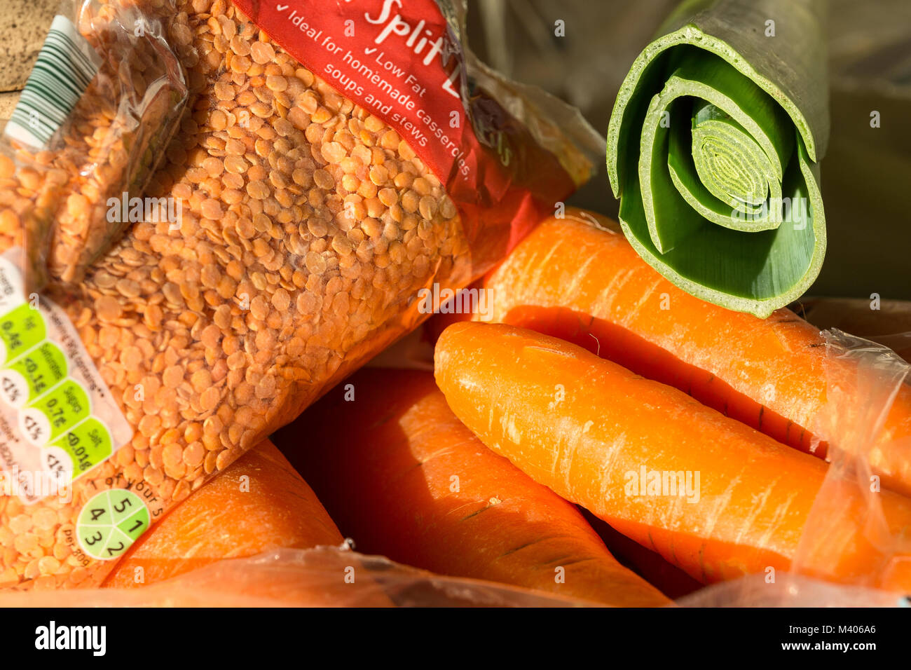 Des légumes pour se préparer à faire de la soupe. Banque D'Images