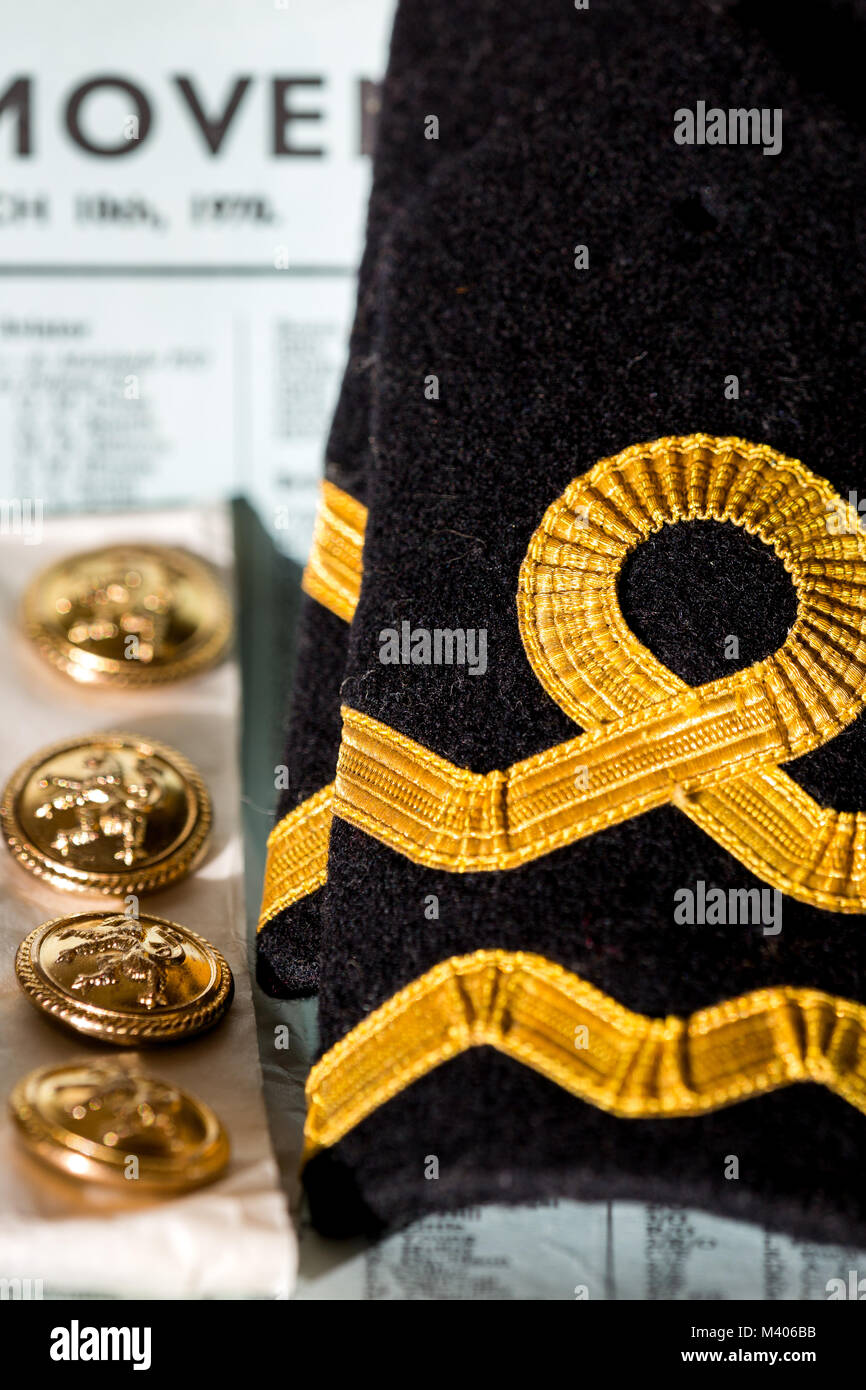 Agents BP épaulettes et boutons d'uniforme. BP ship's (1970). La flotte de pétroliers de BP. Banque D'Images