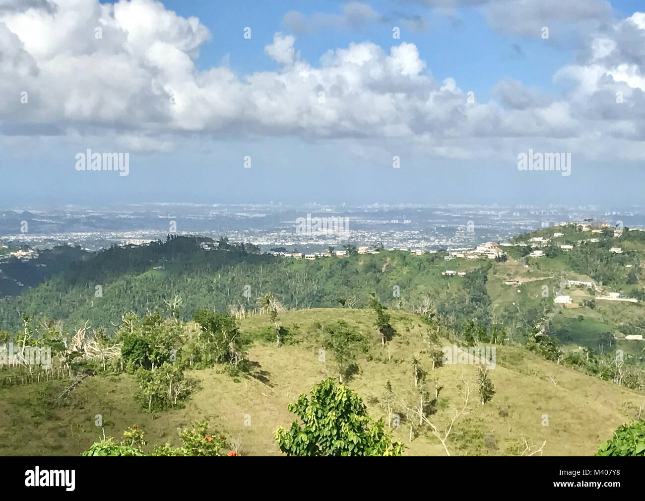 NARANJITO, Puerto Rico - Une enquête emplacement donnant sur la municipalité de San Juan. (Photo de Robert USACE DeDeaux Affaires publiques) Banque D'Images