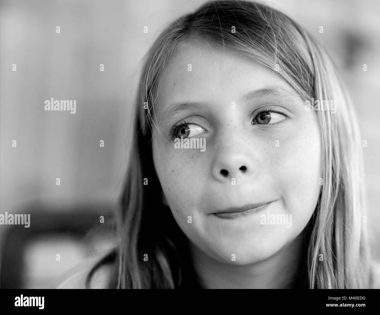 Portrait de fille 12 13 ans Banque d'images noir et blanc - Alamy