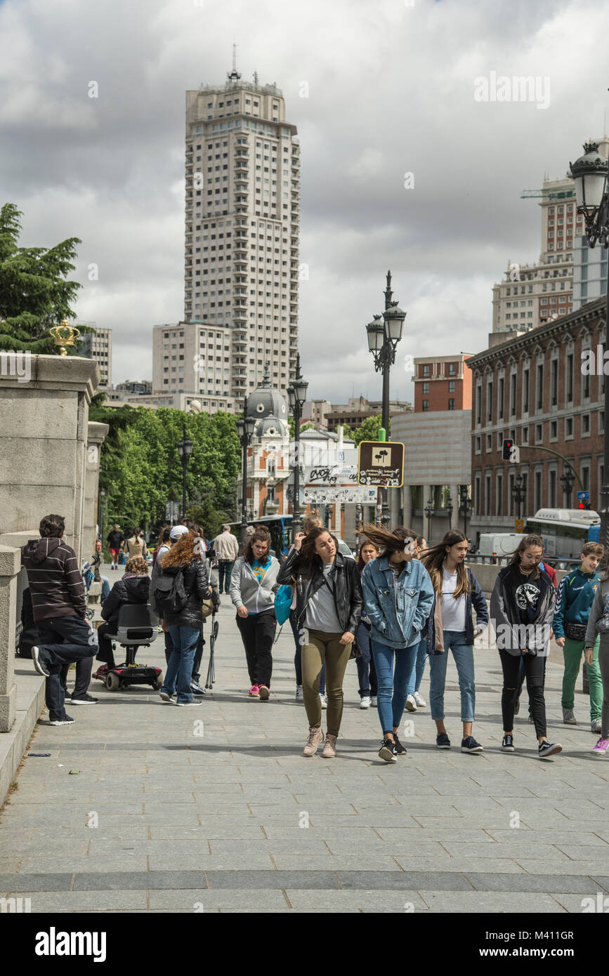 Calle Bailén menant au Palais Royal dans le centre de Madrid Banque D'Images