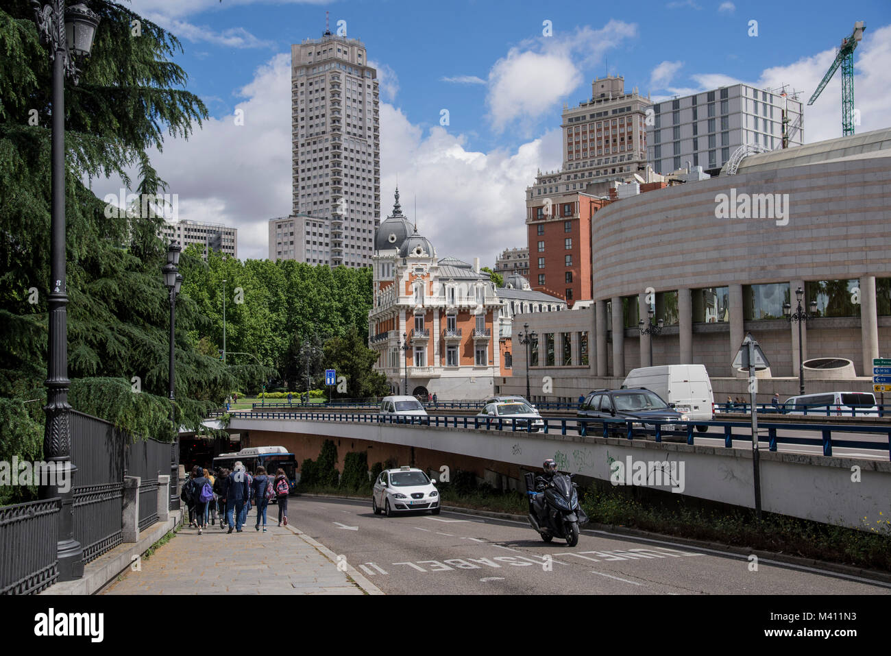 Calle Bailén menant au Palais Royal dans le centre de Madrid Banque D'Images