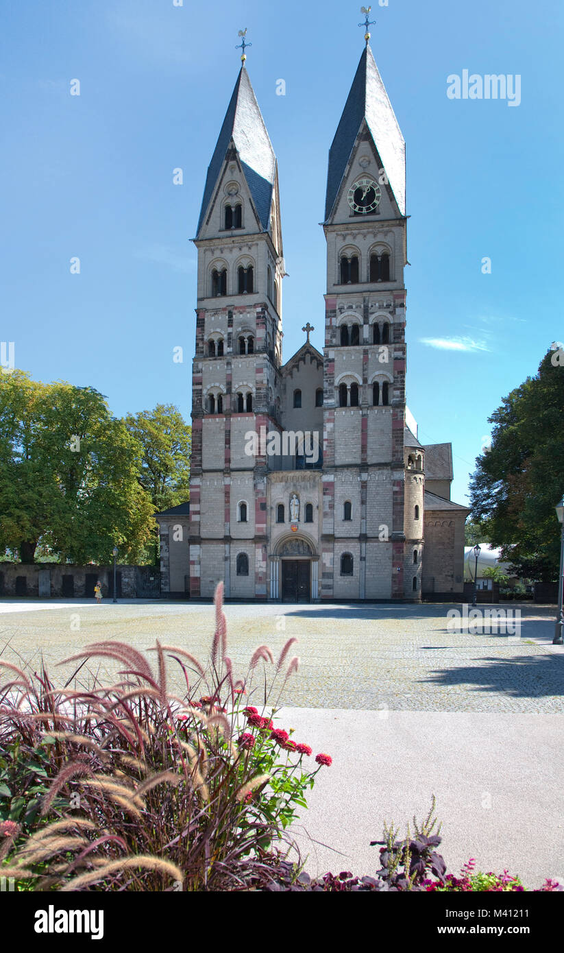 Basilique de St Castor à la vieille ville, la plus ancienne église de Coblence, UNESCO World Heritage site culturel, Rhénanie-Palatinat, Allemagne, Europe Banque D'Images