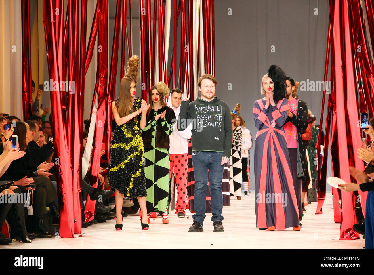 Kiev, UKRAINE - le 7 février 2017 : Oleksiy ZALEVSKIY présente sa collection lors de la 40e Ukrainian Fashion Week à Mystetsky Arsenal à Kiev Banque D'Images