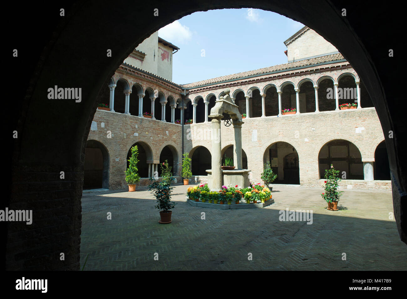 L'Italie, l'Emilie Romagne, Bologne, Basilique de Saint Sepulche. Banque D'Images