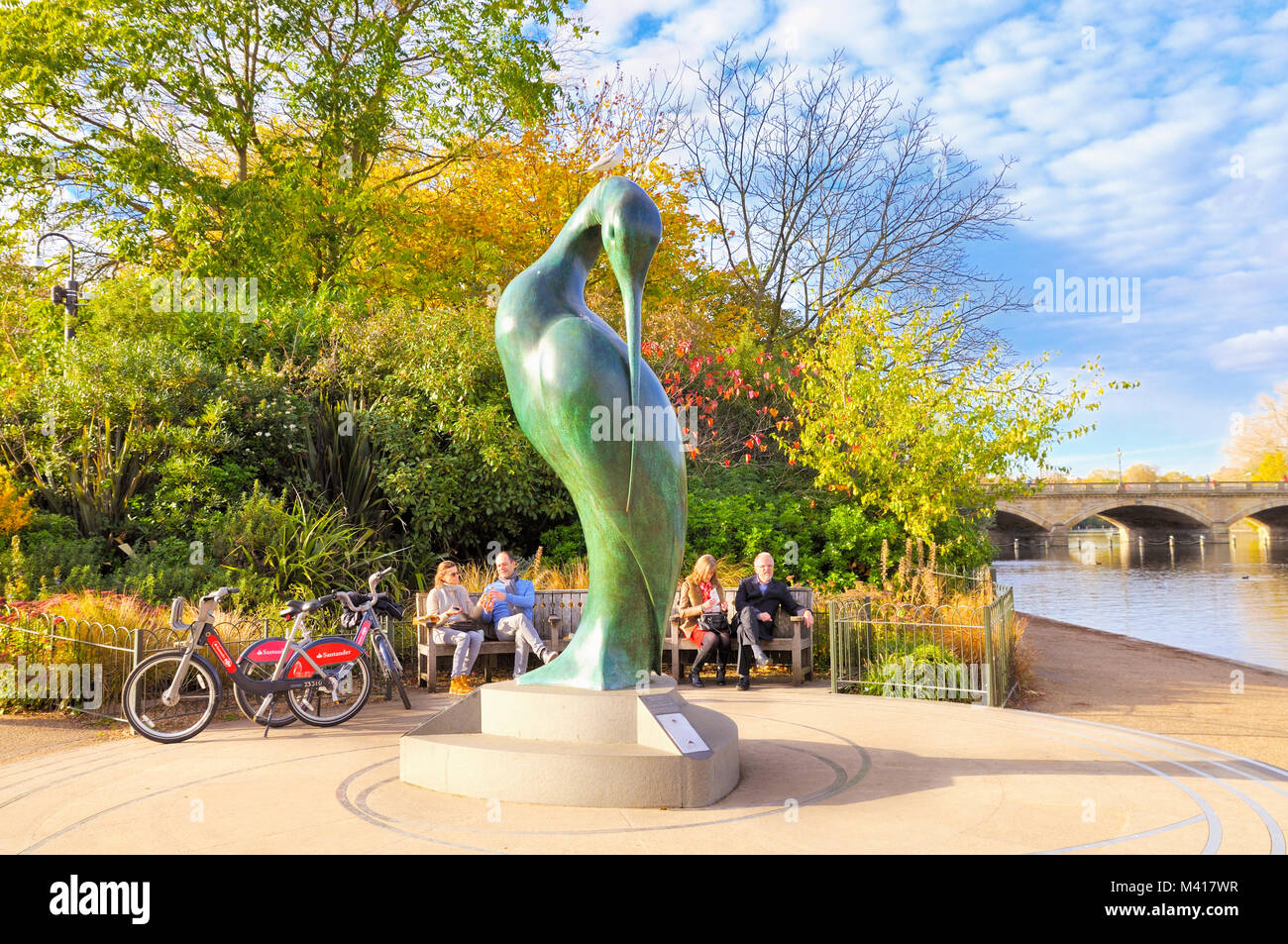 Isis sérénité sculpture par Simon Gudgeon, Hyde Park. London, England, UK Banque D'Images