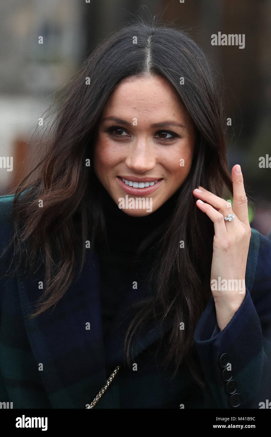 Meghan Markle lors d'un bain de foule sur l'esplanade au château d'Édimbourg, lors d'une visite à l'Écosse. Banque D'Images