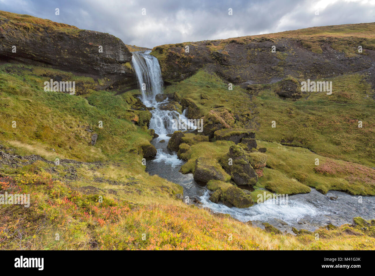 L'Europe, l'Islande, l'Westfjords Vestfirdir. Waterfall Banque D'Images