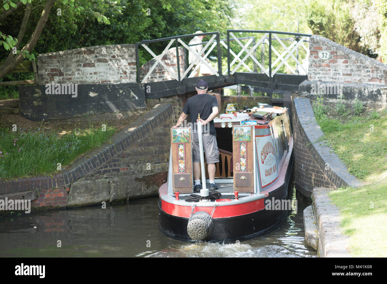 L'écluse 7 et pont 32, le chiffre d'affaires à Lapworth Lapworth serrures, au nord du Canal de Stratford. Banque D'Images