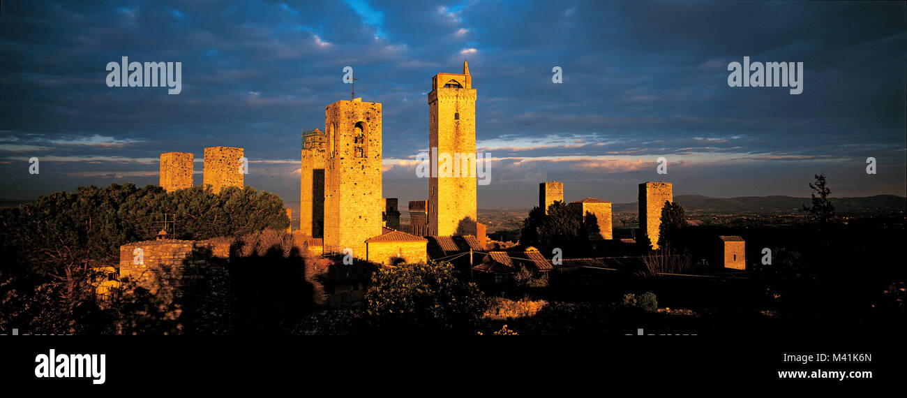Italie, Toscane, Province de Sienne, San Gimignano, village médiéval du centre historique classé au Patrimoine Mondial par l'UNESCO Banque D'Images