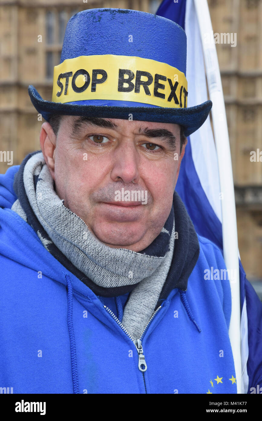 Steve Bray,SODEM,Stand de défi,Mouvement européen manifestant Anti Brexit,chambres du Parlement de Westminster, London,UK > Banque D'Images